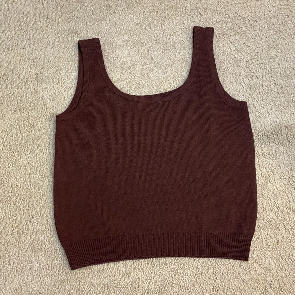 St. John sleeveless knit sweater top. - Picture 2 of 4